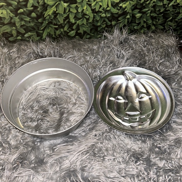 VTG WILTON 1975 Jack-o'-Lantern Pumpkin Pan, HALLOWEEN/1974 Mold Base Bundle GUC - Picture 6 of 13